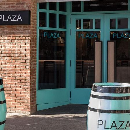 Hostal Plaza Bunuel Exterior photo