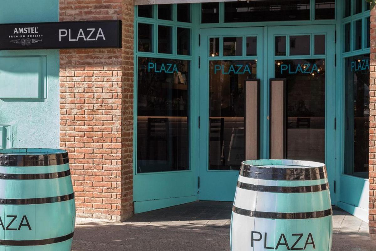 Hostal Plaza Bunuel Exterior photo