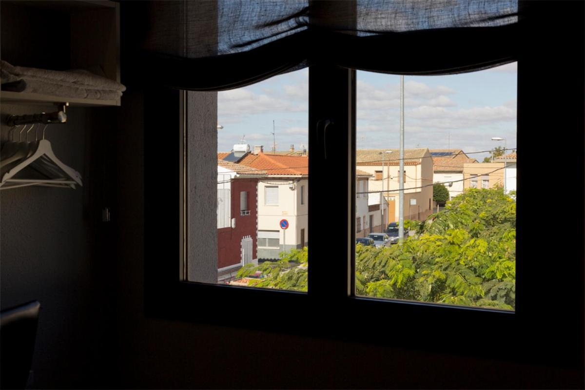 Hostal Plaza Bunuel Exterior photo